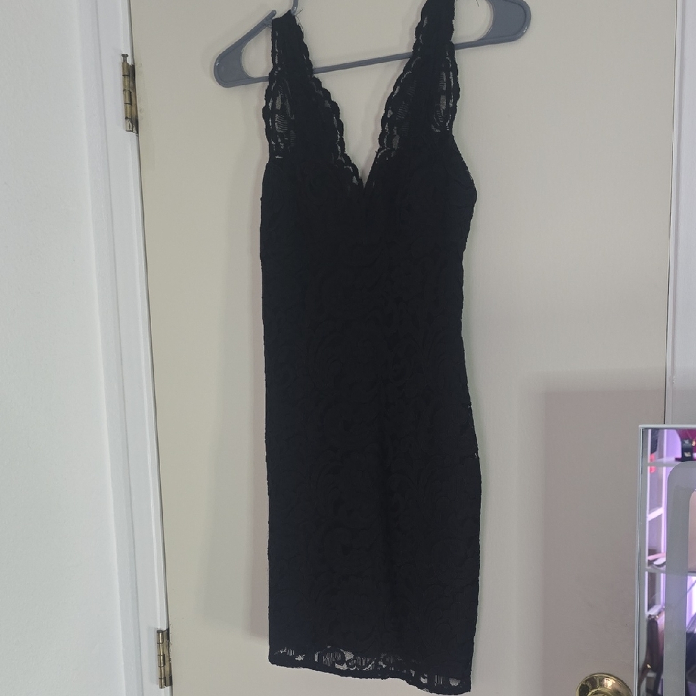 TopShop Elegant Black Lace Mid-long Zip Up The Back Dress (EUC)(2) 🖤